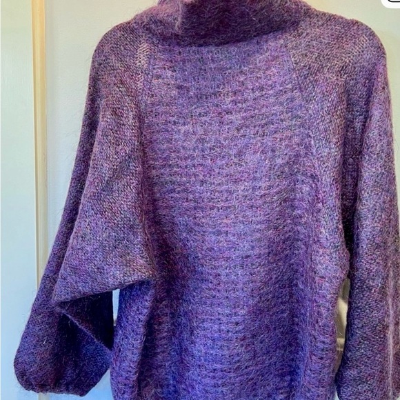Beautiful Vintage Purple Mohair Turtleneck Sweater - Picture 2 of 9